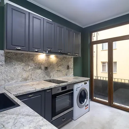 Stylishly Designed Top Central Apartament