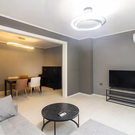 Stylishly Designed Top Central Apartament